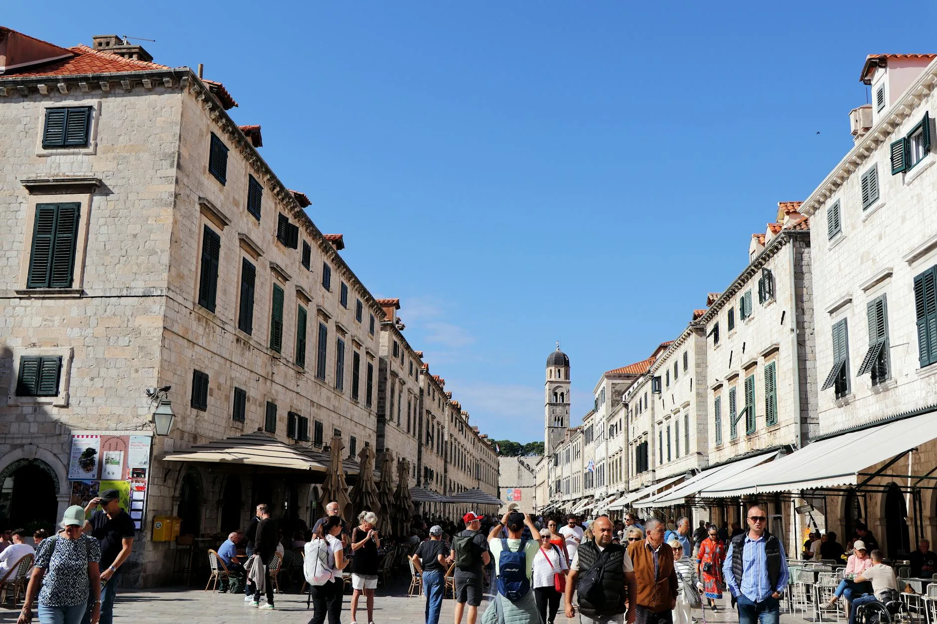 2. 🏛️ Le Stradun (Placa)