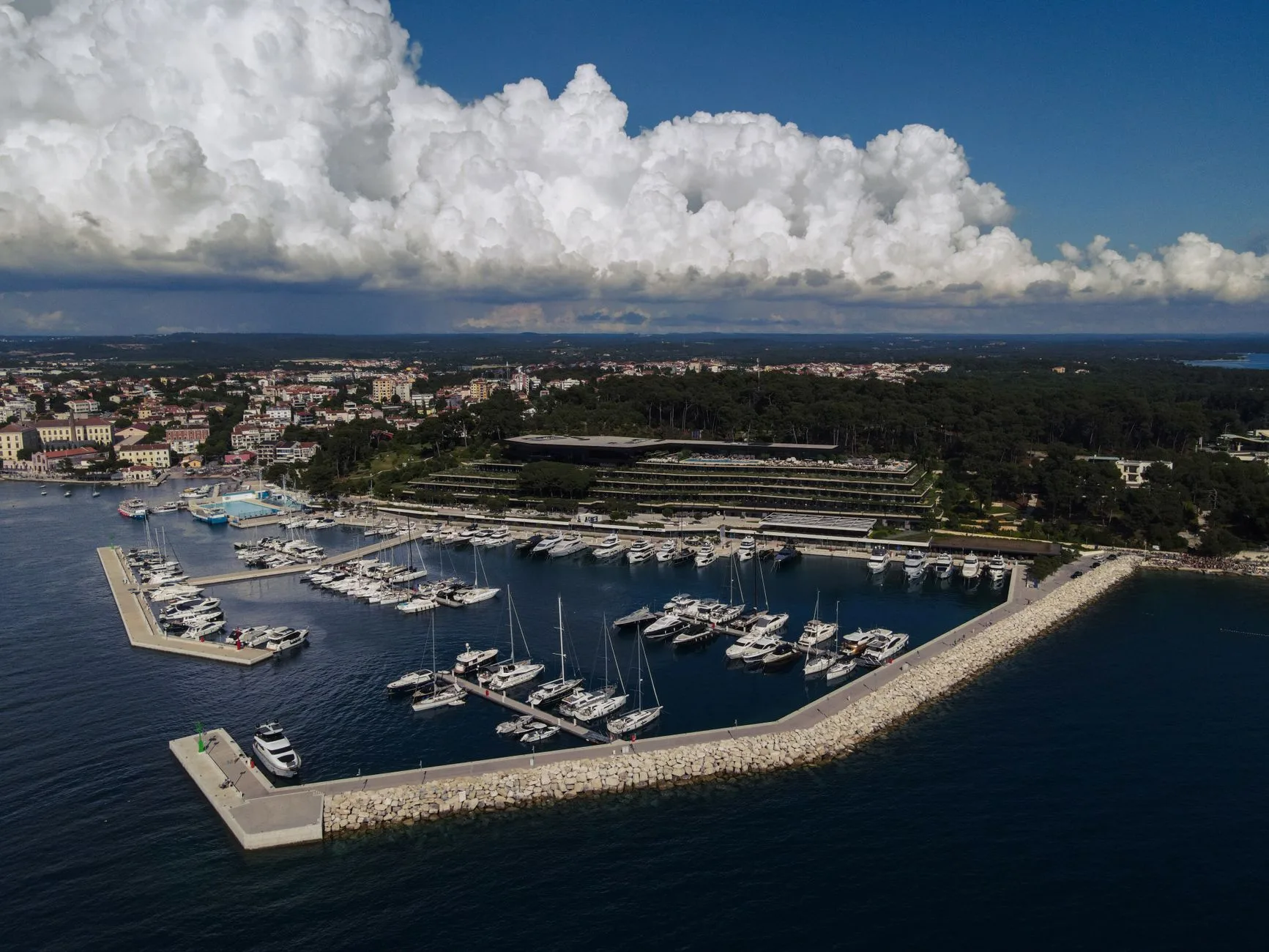 Monte Mulini et Zlatni Rt : luxe et nature au sud