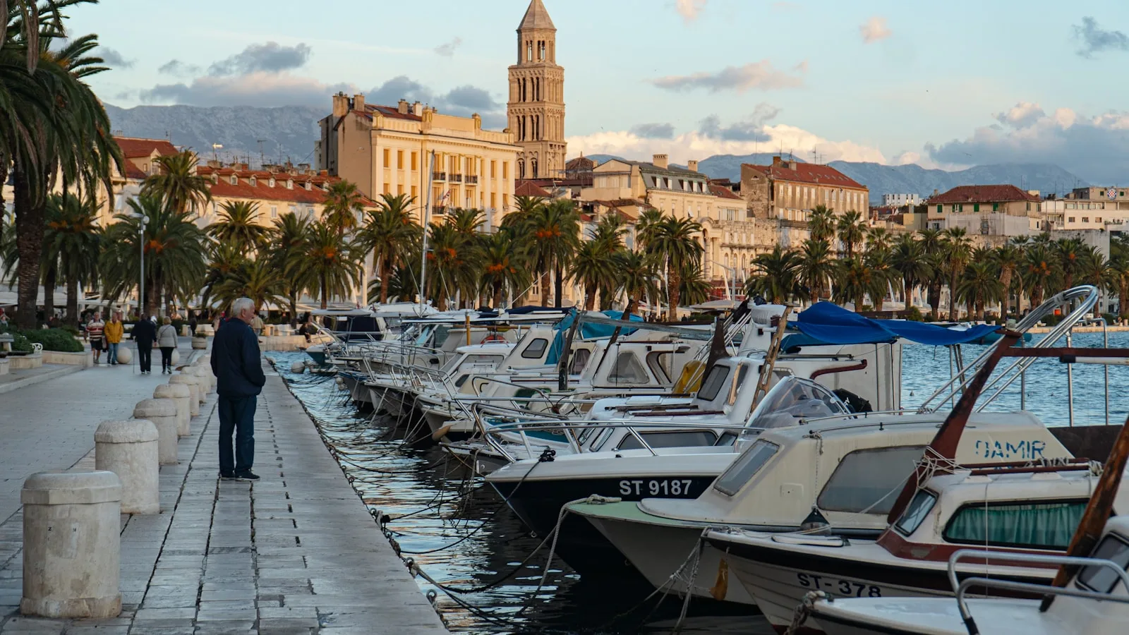 La Riva et les quartiers autour du palais